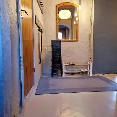 Apartamento Cosy Ground Floor With Three Bedrooms *