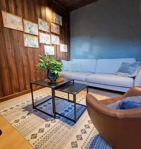Cosy Ground Floor With Three Bedrooms Leilighet Bergen
