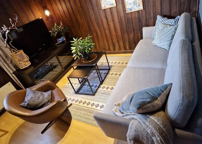 Cosy Ground Floor With Three Bedrooms Leilighet