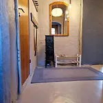דירה Cosy Ground Floor With Three Bedrooms *