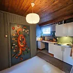 Cosy Ground Floor With Three Bedrooms דירה *