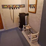 Cosy Ground Floor With Three Bedrooms דירה *